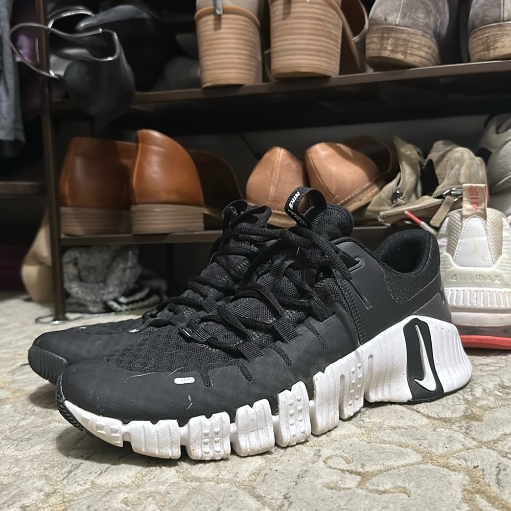 Sneakers like Nike metcon